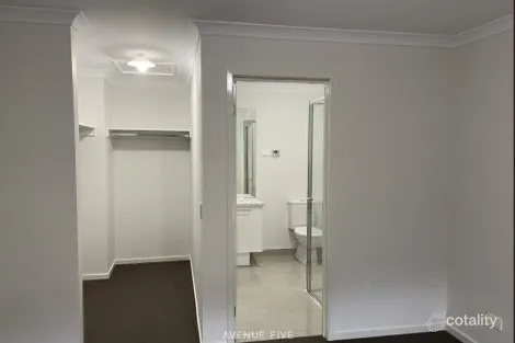 Property photo of 33 Dobell Street Mount Duneed VIC 3217