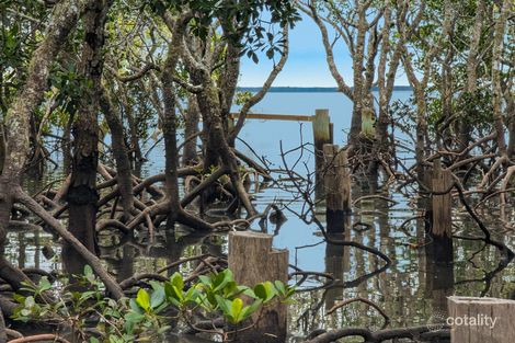 Property photo of 45 Perulpa Drive Lamb Island QLD 4184
