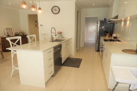 Property photo of 11 Fairlight Avenue Keysborough VIC 3173