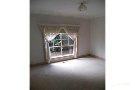 Property photo of 2/1 Lichen Grove Highton VIC 3216
