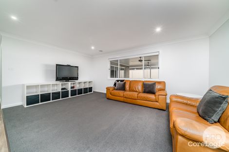 Property photo of 21 Morris Crescent Gobbagombalin NSW 2650