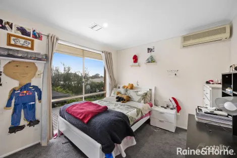 Property photo of 3 Judge Place Roxburgh Park VIC 3064