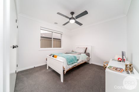 Property photo of 21 Morris Crescent Gobbagombalin NSW 2650