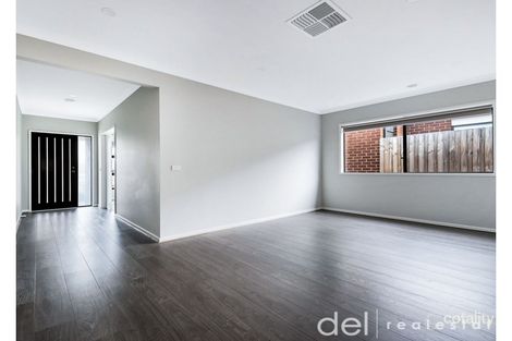 Property photo of 73 Rossiter Retreat Cranbourne North VIC 3977