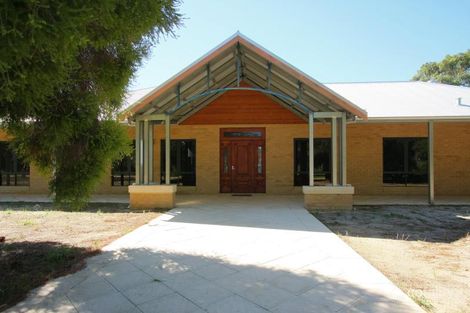 Property photo of 16 Louisiana Glen Treeby WA 6164