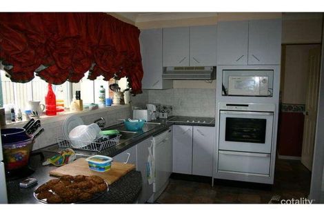 Property photo of 5 Perrumba Place Bradbury NSW 2560