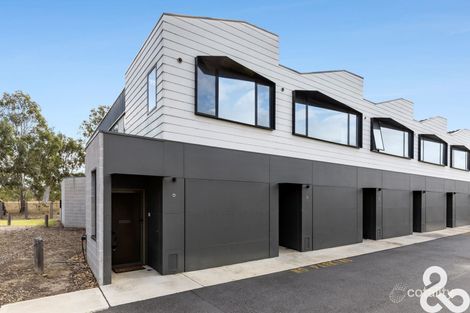 Property photo of 50 Sharp Circuit Mill Park VIC 3082