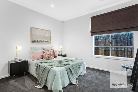 Property photo of 31 Omarama Way Taylors Hill VIC 3037