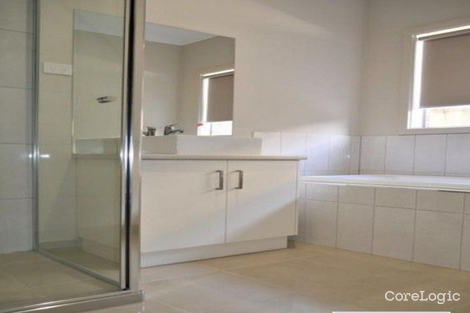 Property photo of 74 Toolern Waters Drive Weir Views VIC 3338