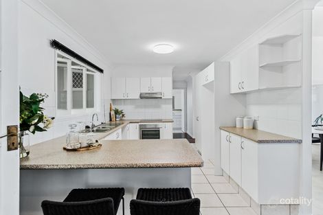 Property photo of 32 Lind Avenue Southport QLD 4215