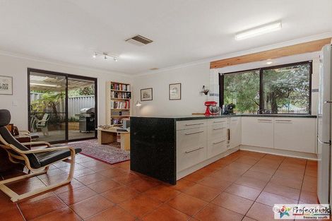 Property photo of 9 Wood Court Leda WA 6170