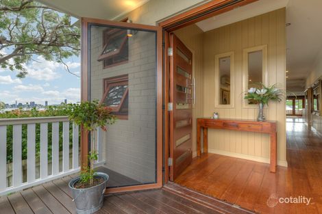 26 Brisbane Ave, Camp Hill, QLD 4152