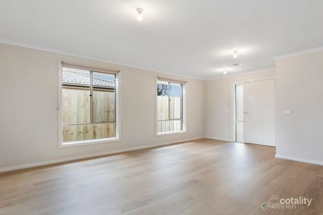 Property photo of 2/175 Monahans Road Cranbourne West VIC 3977