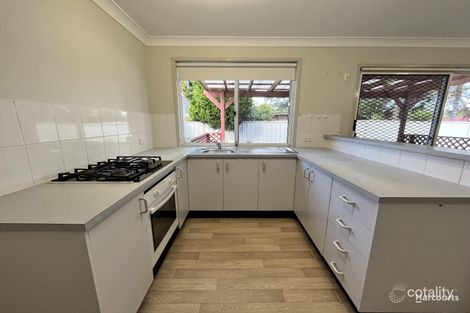 Property photo of 1 Oswald Crescent Rosemeadow NSW 2560