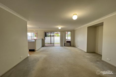 Property photo of 1 Oswald Crescent Rosemeadow NSW 2560