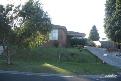 14 Skye Cres, Endeavour Hills, VIC 3802