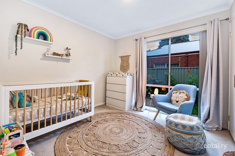 Property photo of 2 Gallop Close Cranbourne East VIC 3977