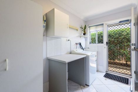 Property photo of 4 Corringle Close Helensvale QLD 4212