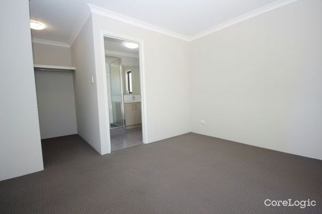 Property photo of 8 Fennell Crescent Wattle Grove WA 6107