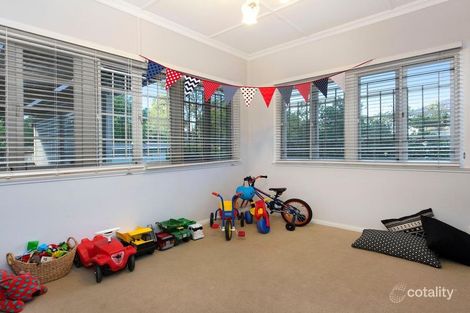 Property photo of 20 First Street Camp Hill QLD 4152