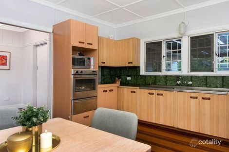 Property photo of 20 First Street Camp Hill QLD 4152