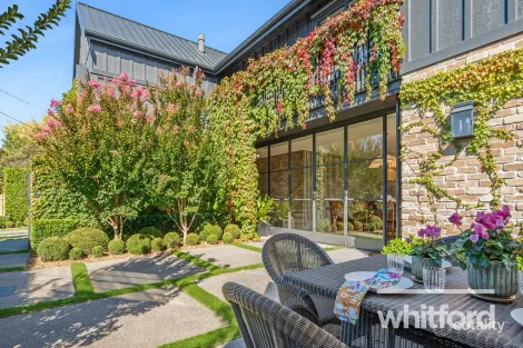 7 Queens Rd, Newtown, VIC 3220