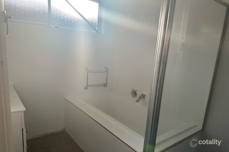 Property photo of 4 Commonwealth Court Craigieburn VIC 3064