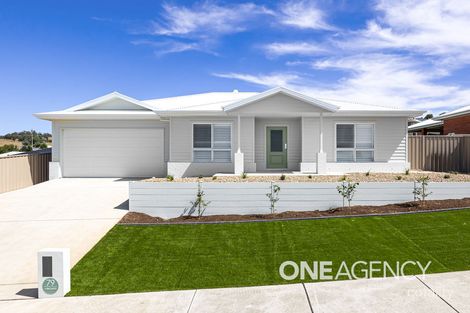 Property photo of 79 Lingiari Drive Lloyd NSW 2650