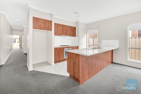 Property photo of 31 Oakview Parade Caroline Springs VIC 3023