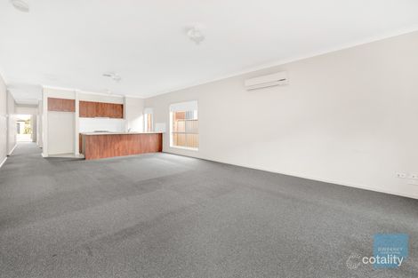 Property photo of 31 Oakview Parade Caroline Springs VIC 3023