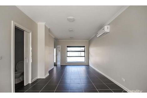 Property photo of 9 Queenie Way Cranbourne West VIC 3977