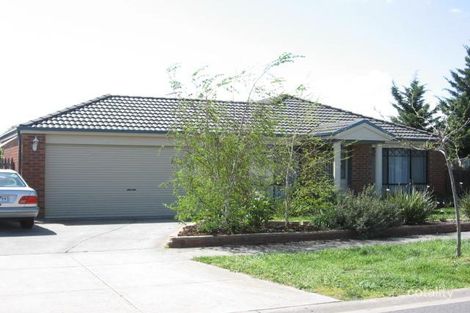 12 Saintly Gr, Berwick, VIC 3806