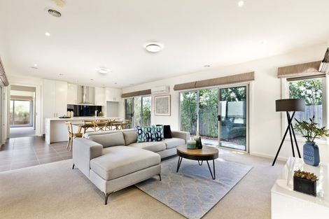 Property photo of 2/35 Batman Road Eltham VIC 3095