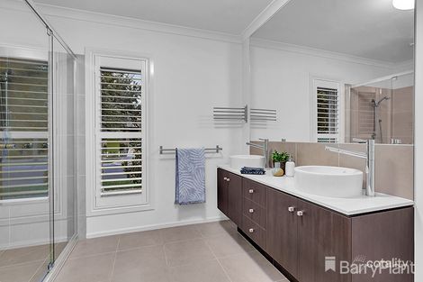Property photo of 8 St Leonard Drive South Morang VIC 3752