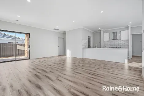 Property photo of 3 Evora Road Clyde VIC 3978