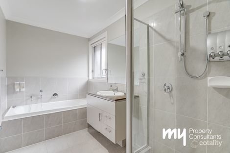 Property photo of 11 Lorimer Crescent Elderslie NSW 2570