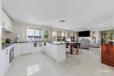 Property photo of 21 Botham Crescent Pakenham VIC 3810