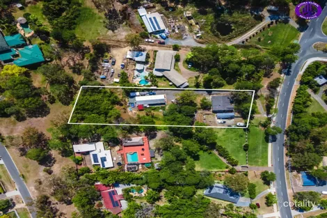 113-115 Glade Dr, Gaven, QLD 4211