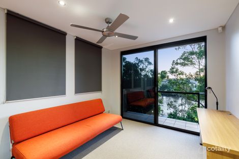 Property photo of 2/11 Rosecliffe Street Highgate Hill QLD 4101