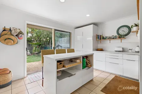 2/34 Bushlands Dr, Noosaville, QLD 4566