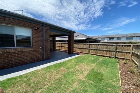 Property photo of 3 Attunga Grove Werribee VIC 3030