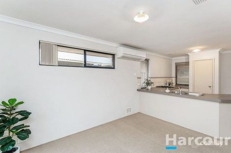 Property photo of 4/2 Moreton Crescent Warnbro WA 6169