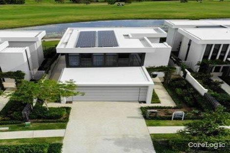 Property photo of 2490 The Parkway Hope Island QLD 4212