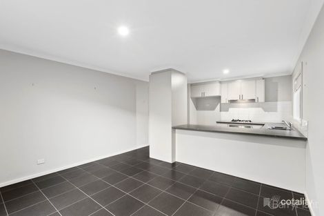 Property photo of 44 Chestnut Chase Pakenham VIC 3810