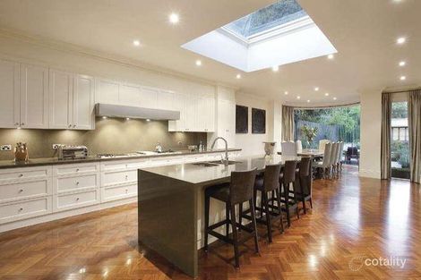 Property photo of 32 Monomeath Avenue Canterbury VIC 3126