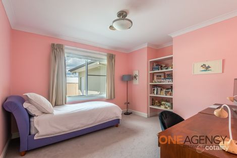Property photo of 10 Bluegum Close Kelso NSW 2795