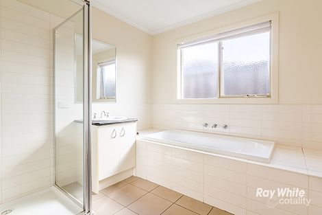 Property photo of 4 Fiscus Court Cranbourne VIC 3977