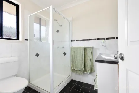Property photo of 10 Wilby Place Emerald QLD 4720