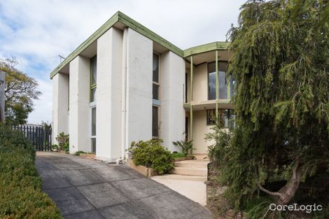 Property photo of 168 Hayrick Lane Mooroolbark VIC 3138