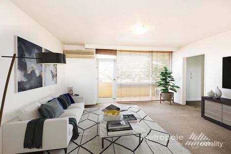 4/82 Dickens St, Elwood, VIC 3184